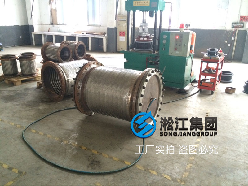 大口徑金屬軟管檢測現場 大口徑金屬軟管檢測現場