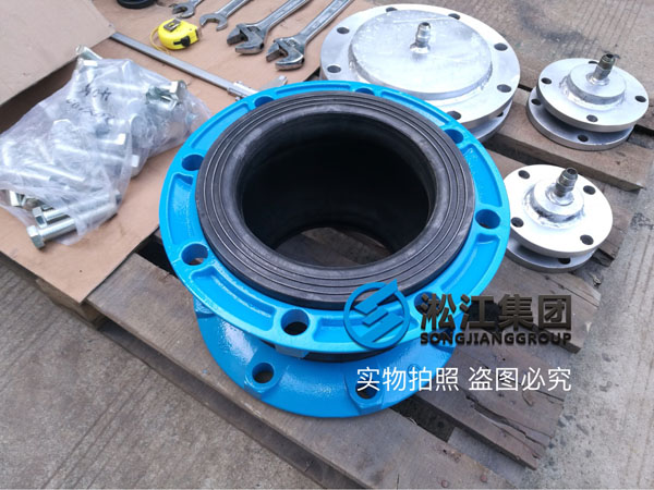 第一批新型橡膠軟接頭壓力檢測現場 第一批新型橡膠軟接頭壓力檢測現場