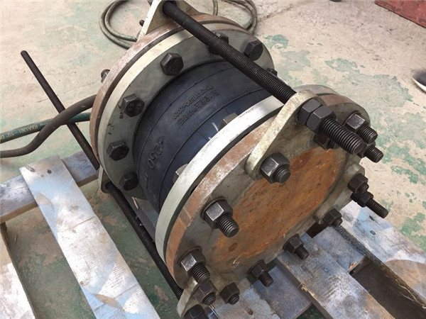 定期對橡膠軟接頭進行水壓檢測保證產品質量問題 定期對橡膠軟接頭進行水壓檢測保證產品質量問題